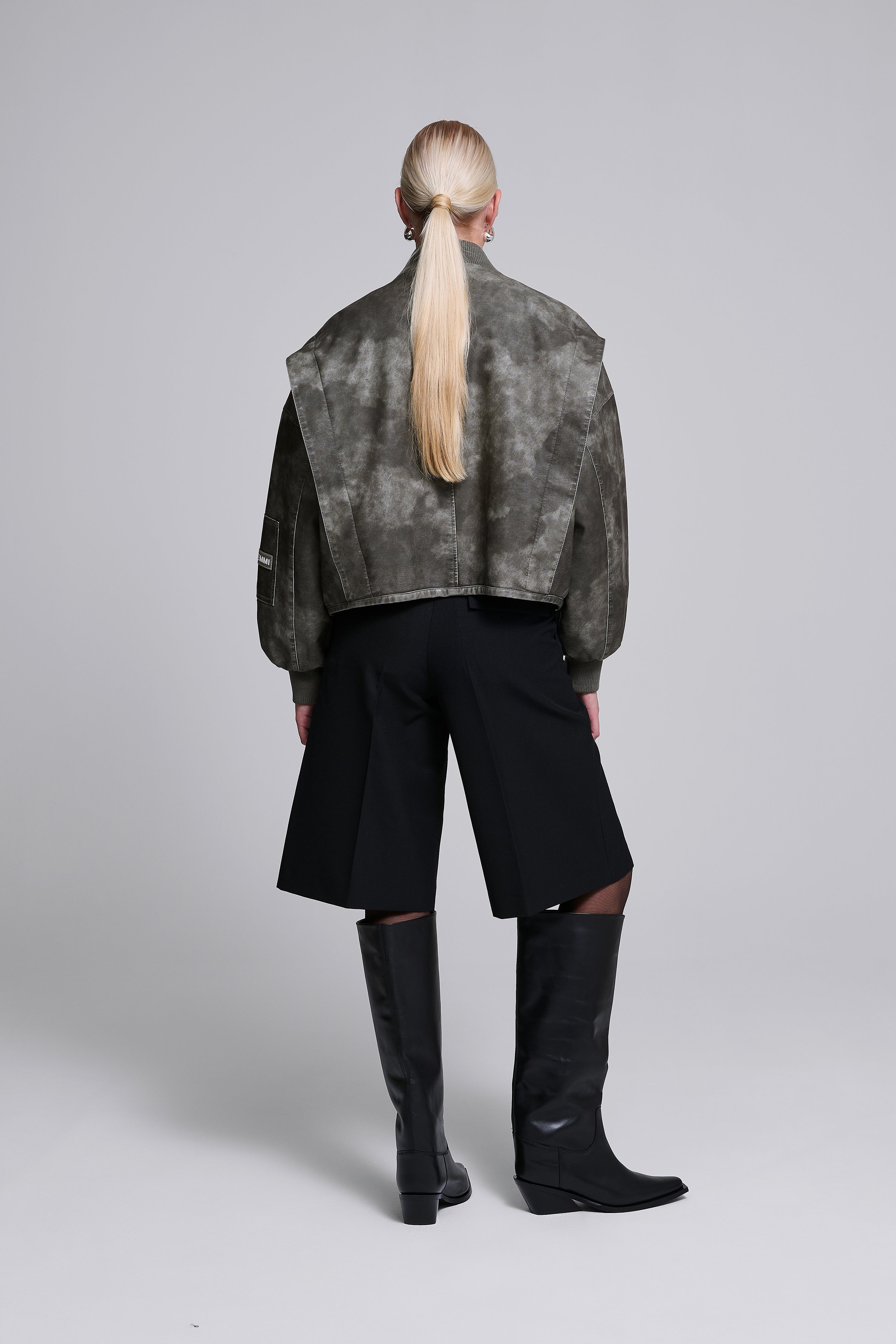 24 / FAUX LEATHER BOMBERJACKET