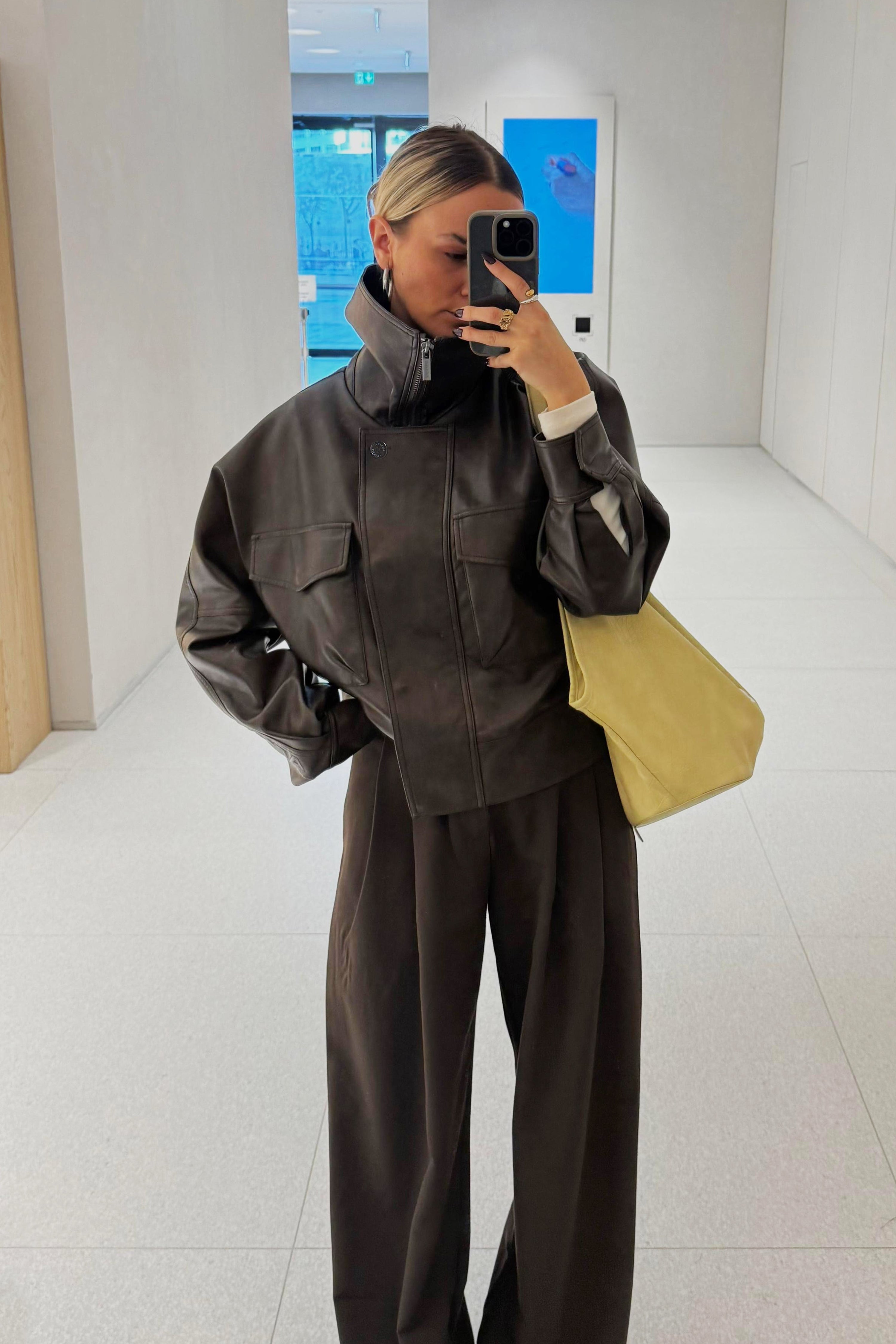 05 / OVERSIZED FAUX LEATHER JACKET