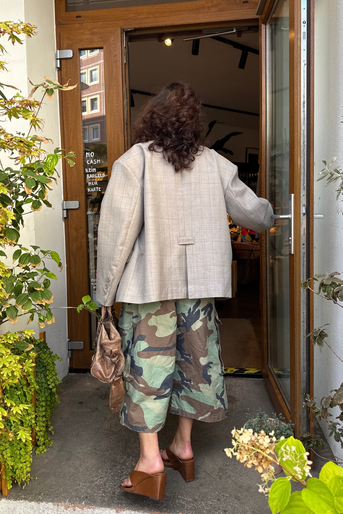 20 / CHECKED OVERSIZED BLAZER