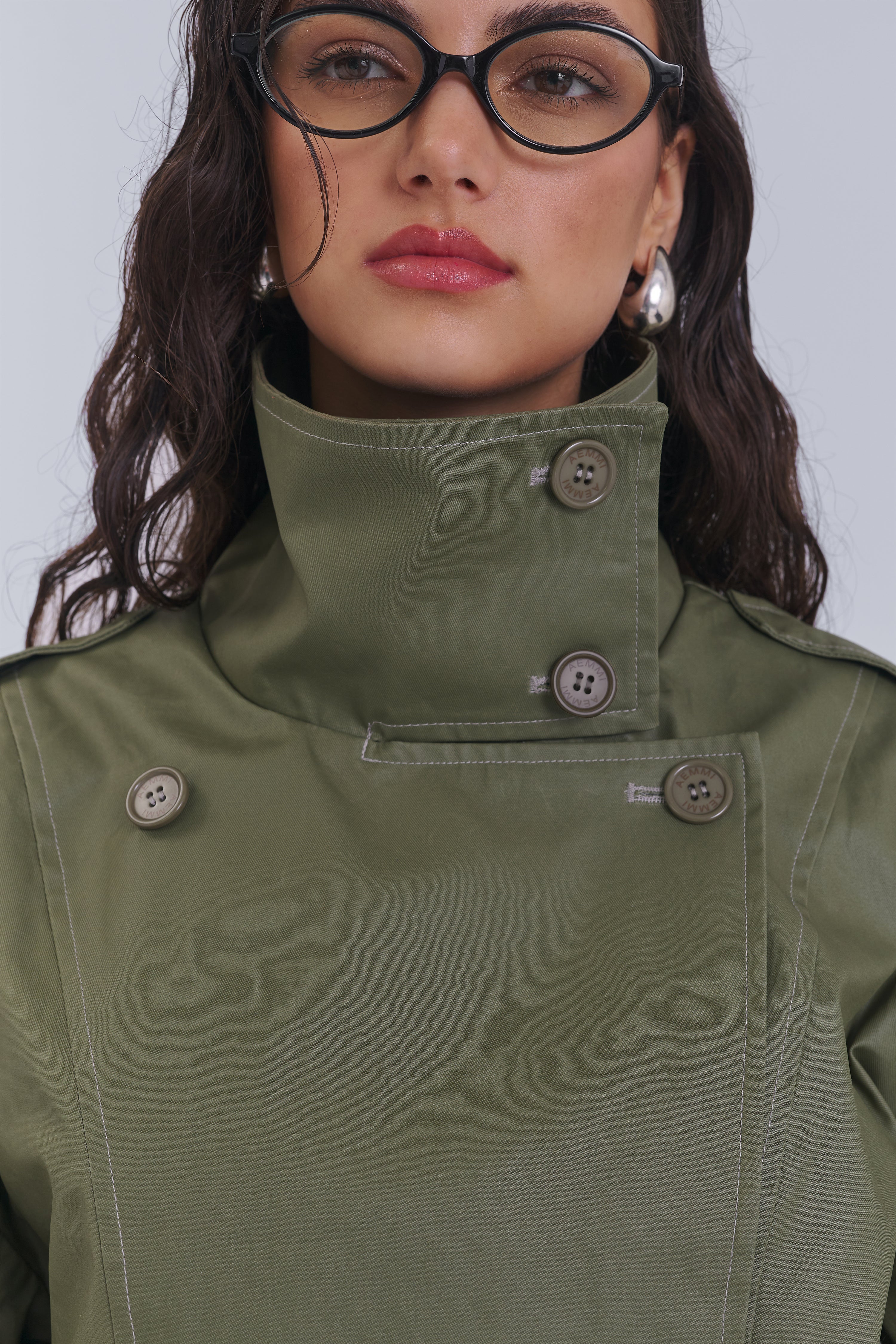 30 / WAXED COTTON CROPPED TRENCHCOAT